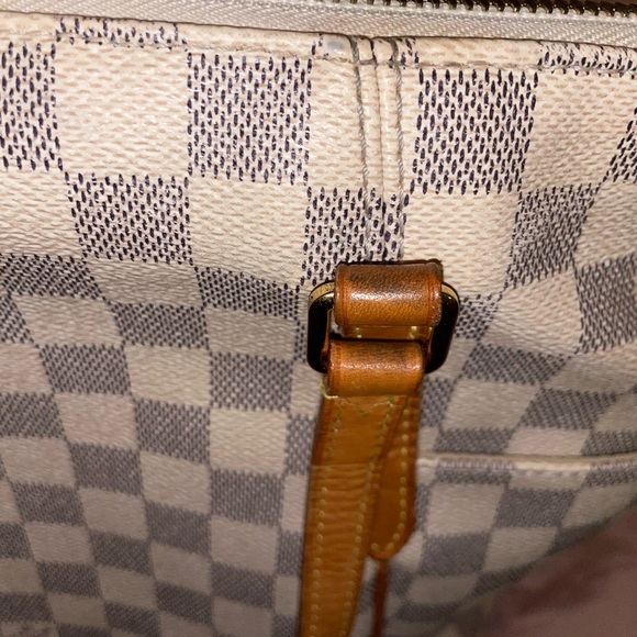 Louis Vuitton Totally MM - Picture 9 of 15